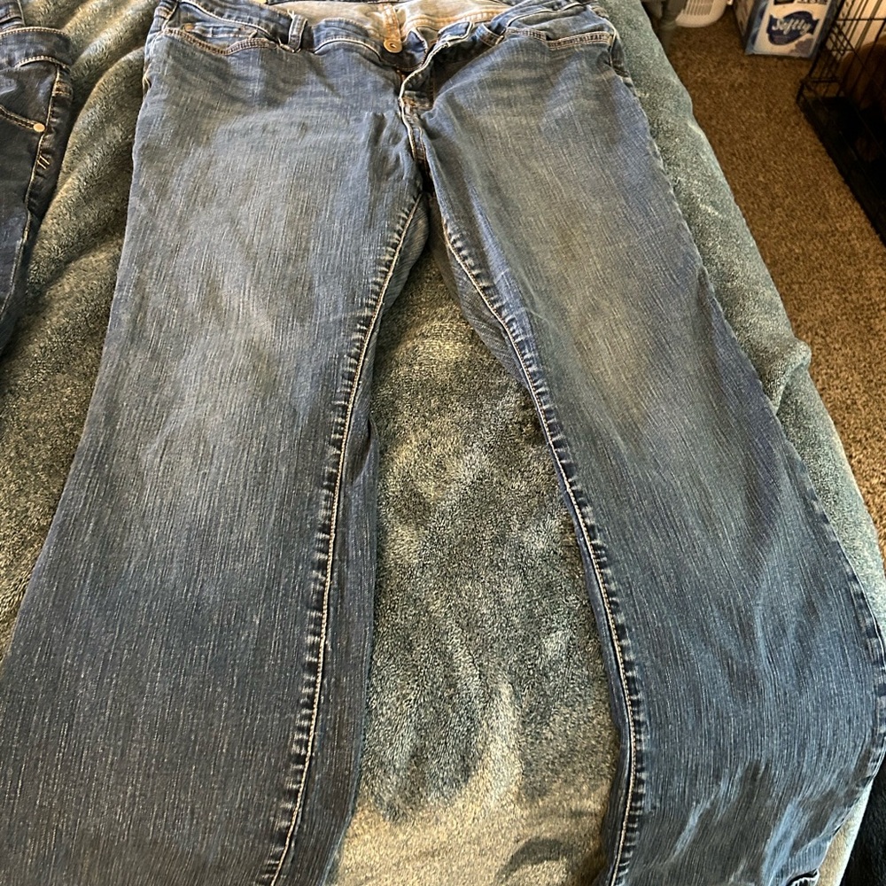 Bootcut blue jeans
